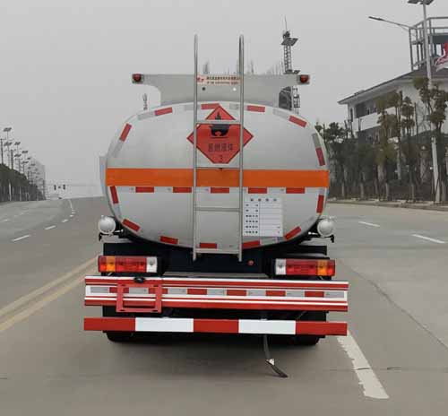 楚飛牌CLQ5121GYY6CA型運(yùn)油車