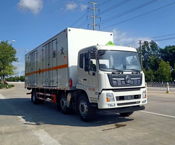 楚飛牌CLQ5260XRY6D型易燃液體廂式運輸車