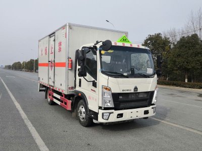 炎帝牌SZD5070XRGZ6型易燃固體廂式運輸車