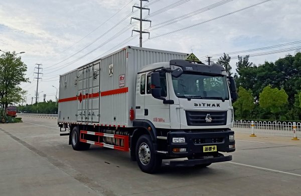 楚飛牌CLQ5180XRQ6ZZ型易燃氣體廂式運輸車