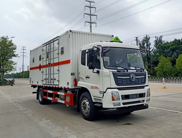 楚飛牌CLQ5180XRQ6D型易燃氣體廂式運輸車